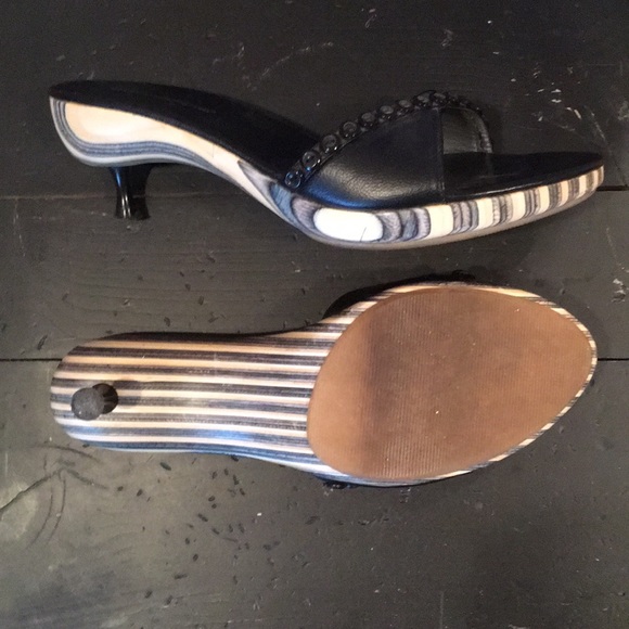 Shoes - Picture 4 of 6